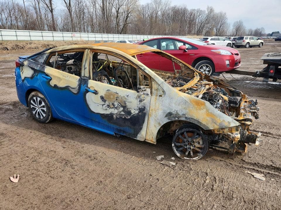 2019 TOYOTA PRIUS LE AWD-E 4