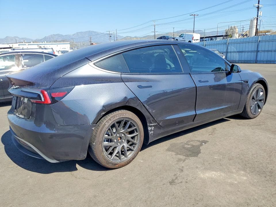 2025 TESLA MODEL 3 3