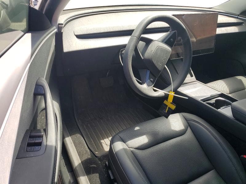 2025 TESLA MODEL 3 8
