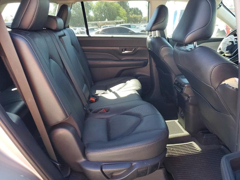 2024 TOYOTA GRAND HIGHLANDER LIMITED 11