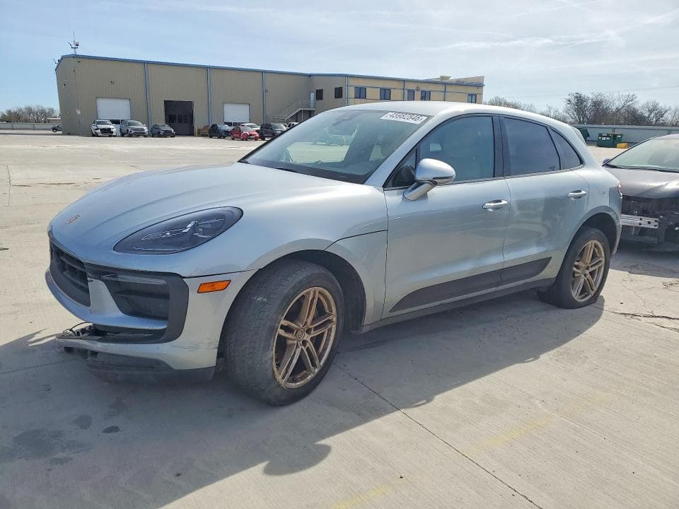 2023 PORSCHE MACAN BASE - 1