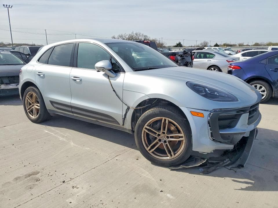 2023 PORSCHE MACAN BASE 4
