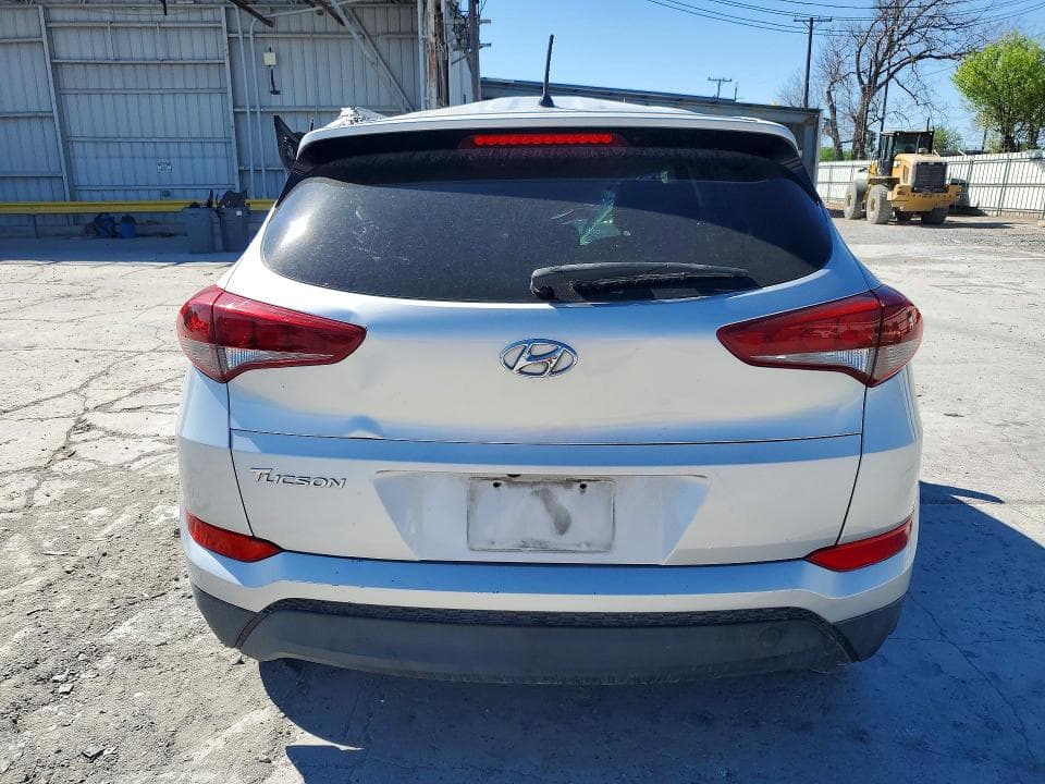 2018 HYUNDAI TUCSON SE 6