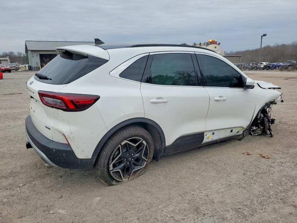 2026 FORD ESCAPE PLATINUM 3