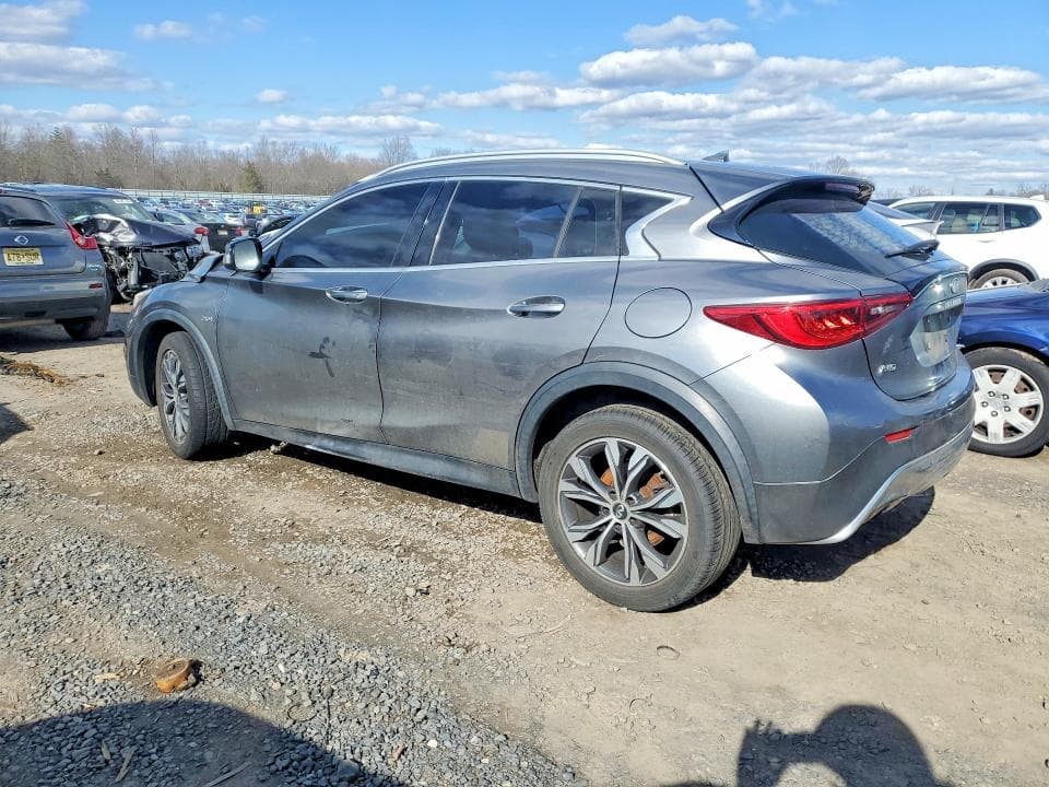 2017 INFINITI QX30 LUXURY 2