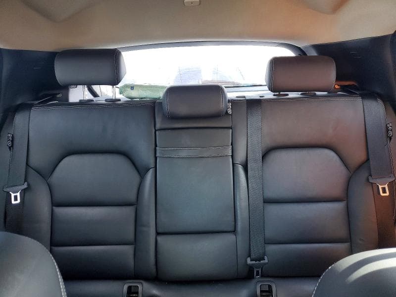 2017 INFINITI QX30 LUXURY 10