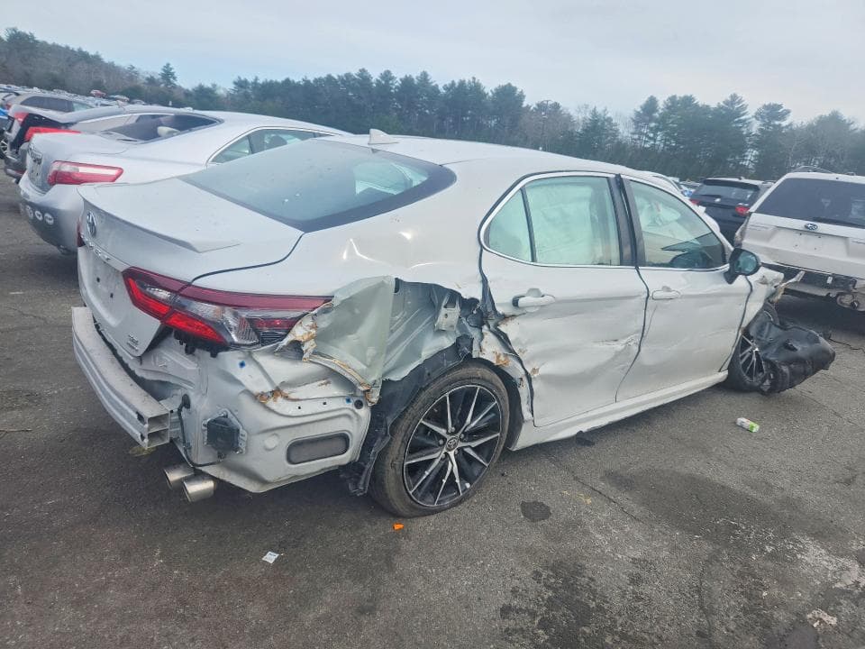 2023 TOYOTA CAMRY SE SE 3