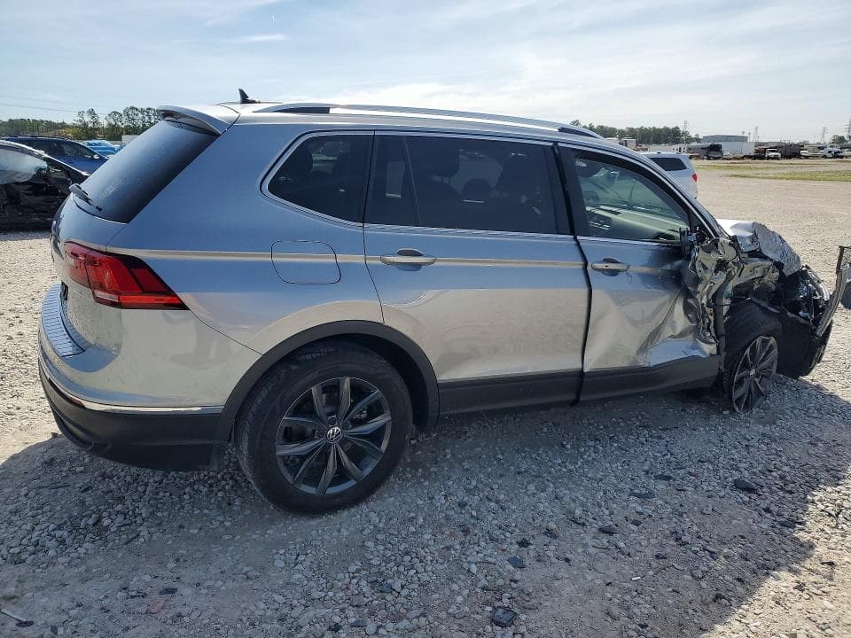 2023 VOLKSWAGEN TIGUAN SE 3