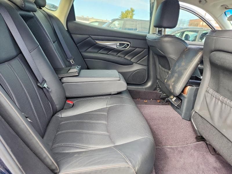 2019 INFINITI Q70L 3.7 LUXE 3.7 LUXE 10