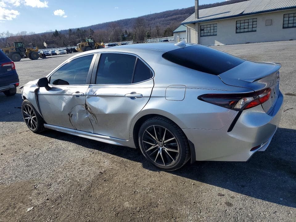 2022 TOYOTA CAMRY SE 2