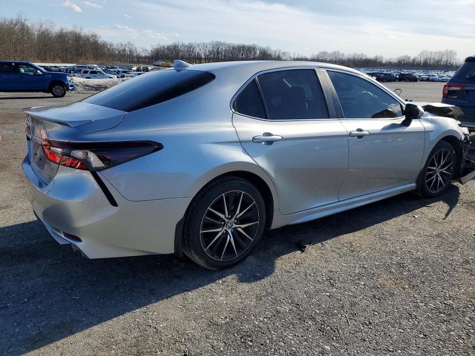 2022 TOYOTA CAMRY SE 3