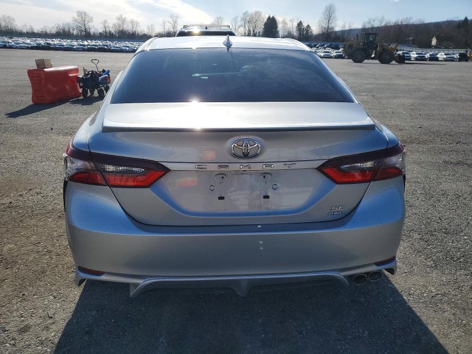 2022 TOYOTA CAMRY SE 6