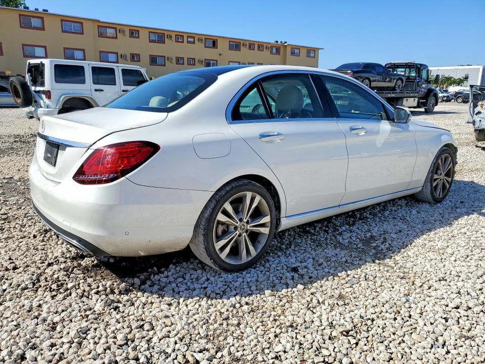 2020 MERCEDES-BENZ C 300 3