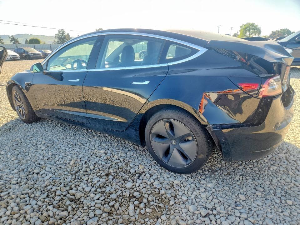 2018 TESLA MODEL 3 2