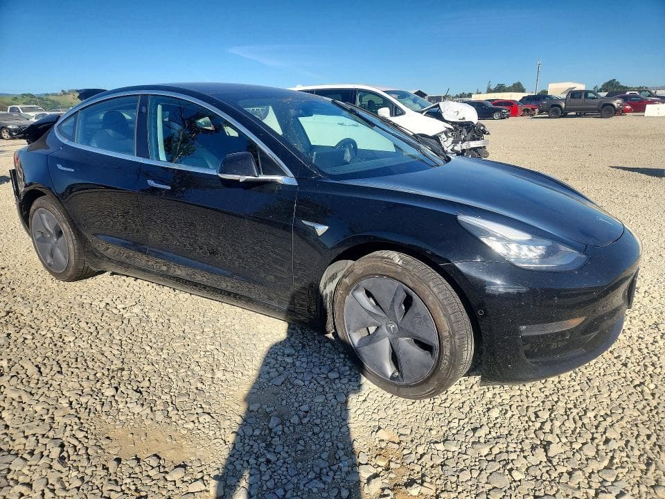 2018 TESLA MODEL 3 4