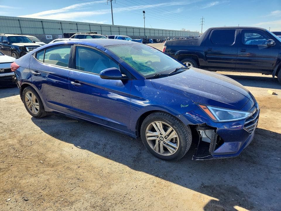 2019 HYUNDAI ELANTRA SEL 4