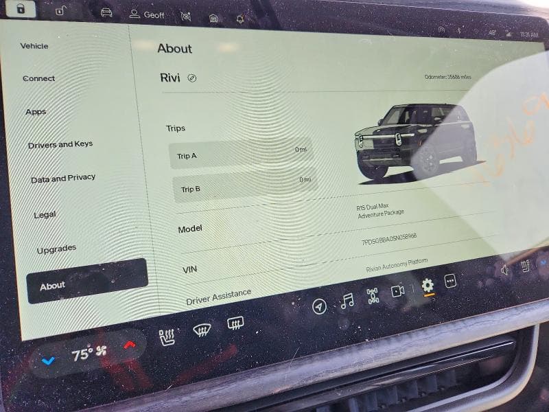2025 RIVIAN R1S ADVENTURE 9