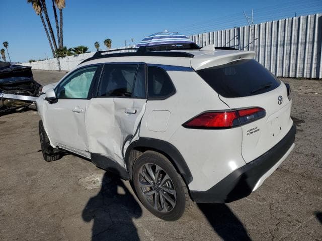 2023 TOYOTA COROLLA CROSS XLE 2