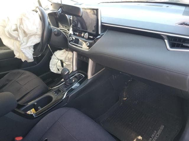 2023 TOYOTA COROLLA CROSS XLE 8