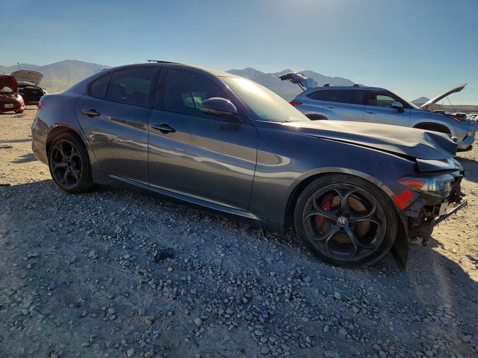 2019 ALFA ROMEO GIULIA TI 4