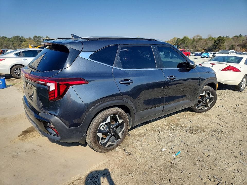 2025 KIA SELTOS EX 3