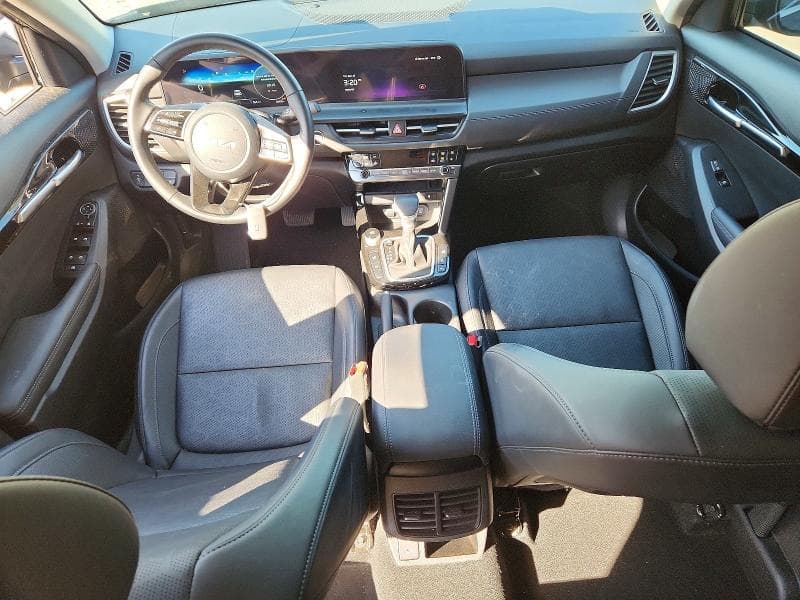 2025 KIA SELTOS EX 8
