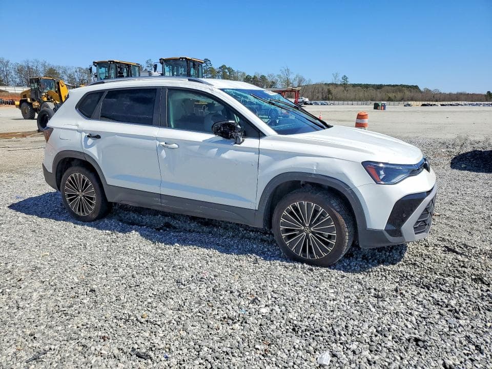 2025 VOLKSWAGEN TAOS SE 4