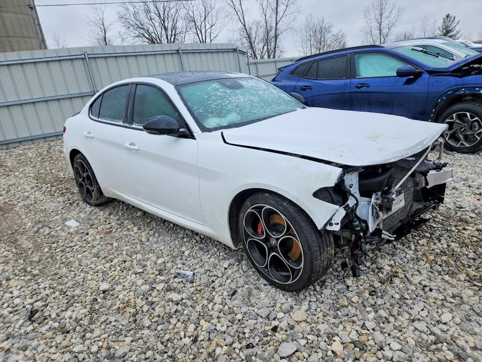 2020 ALFA ROMEO GIULIA TI 4