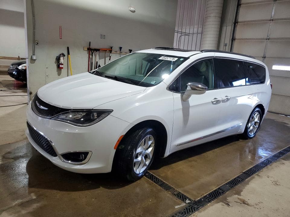 2019 CHRYSLER PACIFICA LIMITED - 1