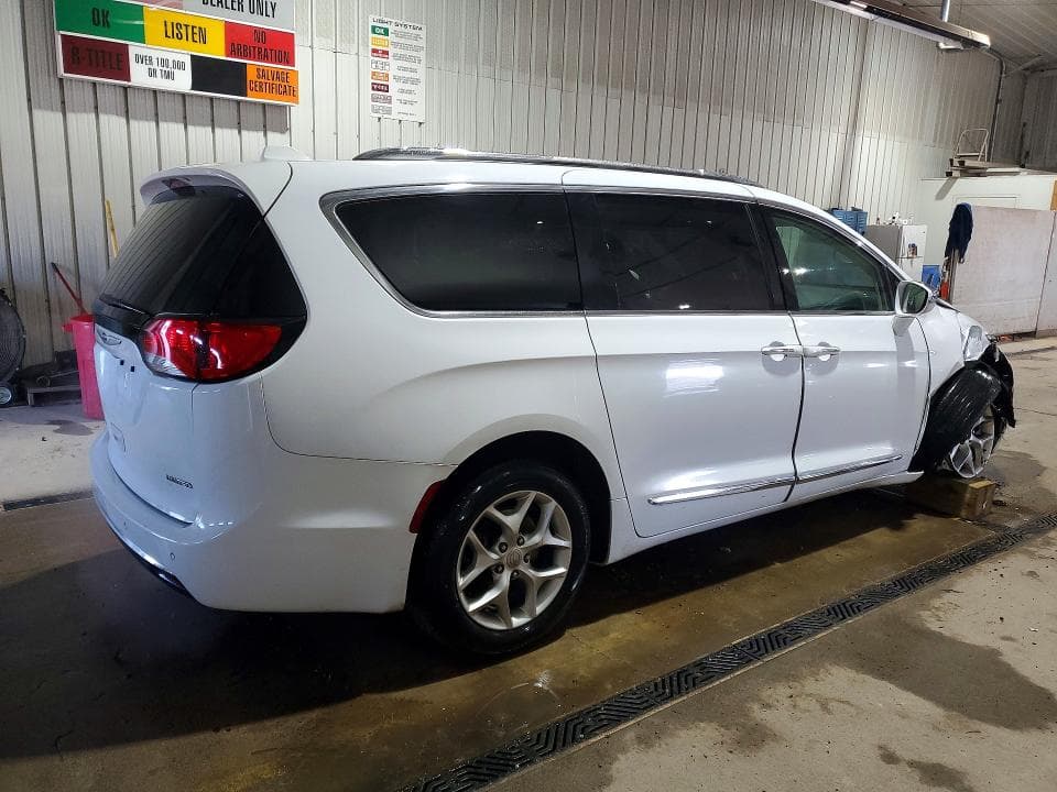 2019 CHRYSLER PACIFICA LIMITED 3