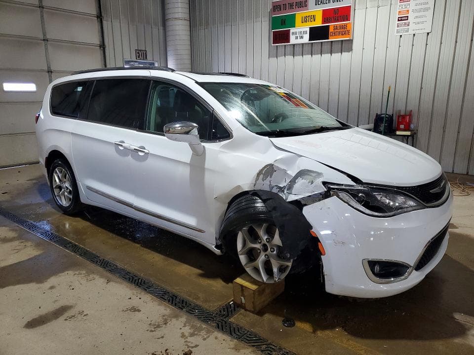 2019 CHRYSLER PACIFICA LIMITED 4