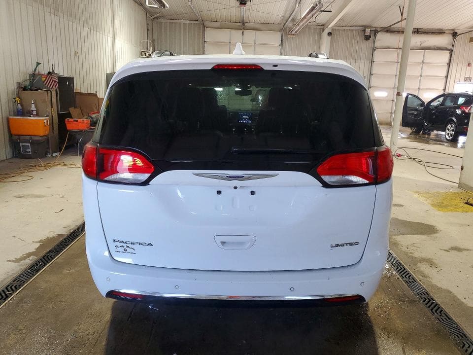 2019 CHRYSLER PACIFICA LIMITED 6