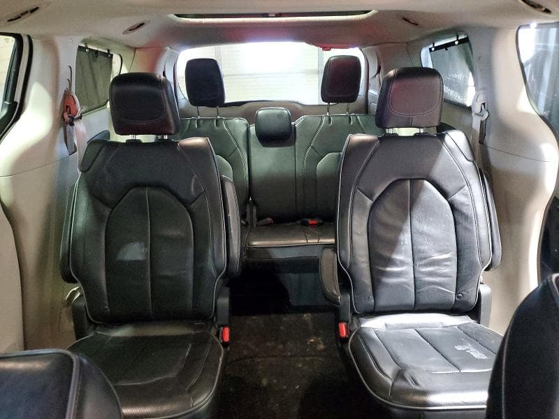 2019 CHRYSLER PACIFICA LIMITED 10