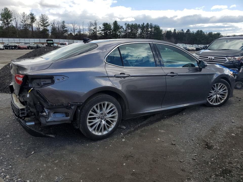 2019 TOYOTA CAMRY XLE XLE 3