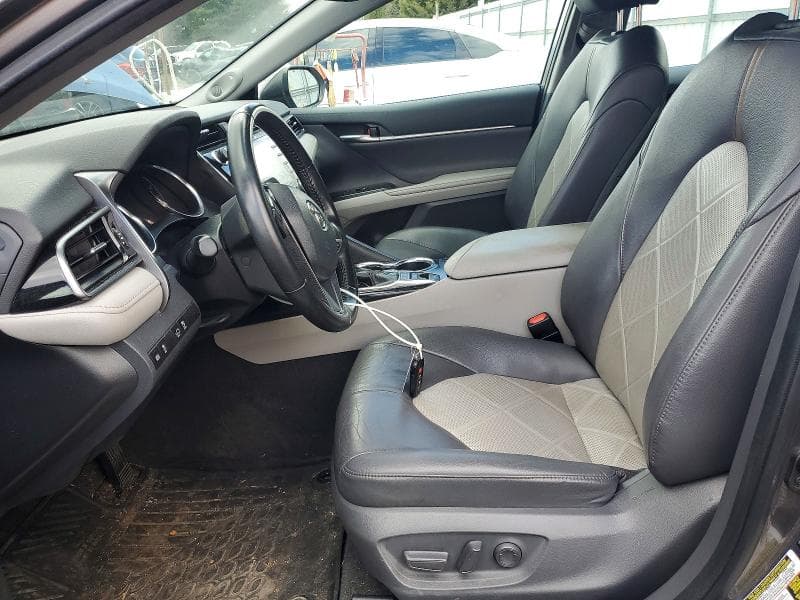 2019 TOYOTA CAMRY XLE XLE 7