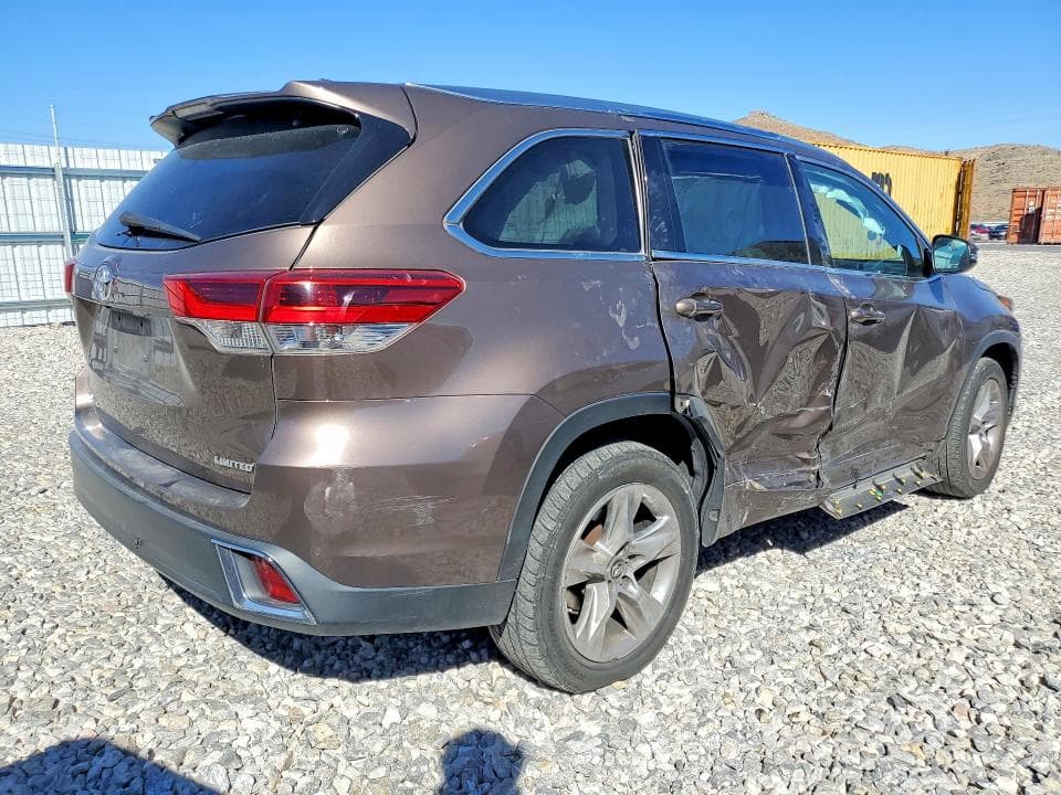 2018 TOYOTA HIGHLANDER LIMITED 3