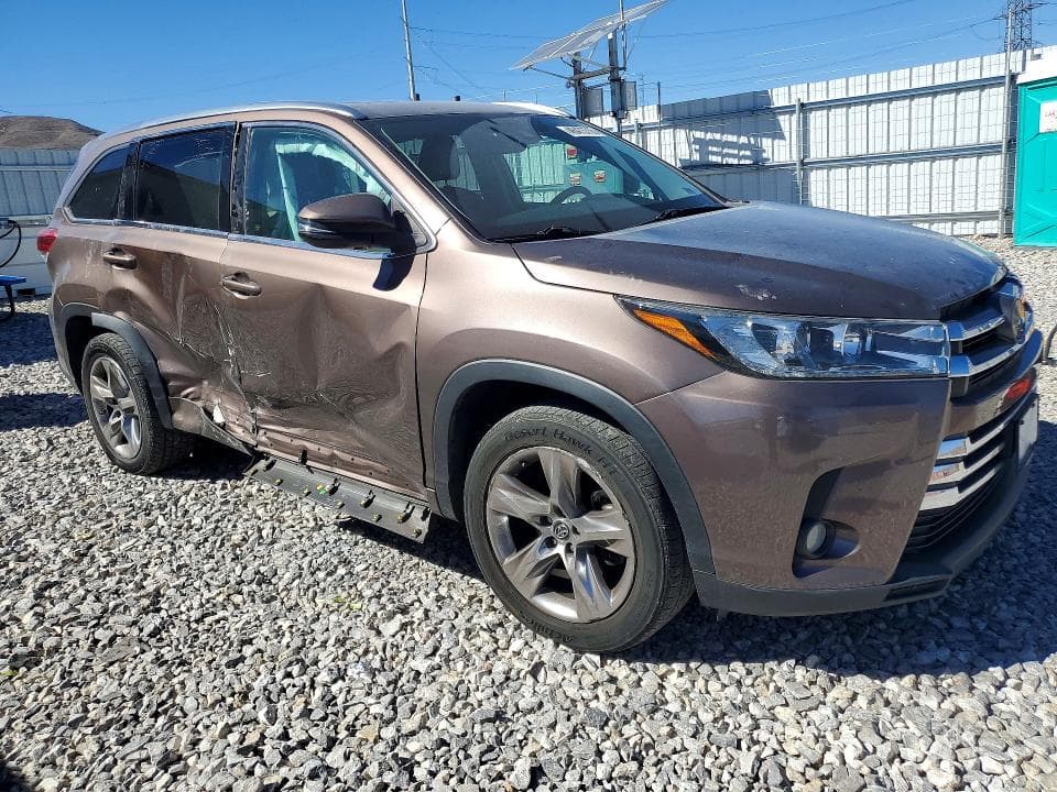2018 TOYOTA HIGHLANDER LIMITED 4