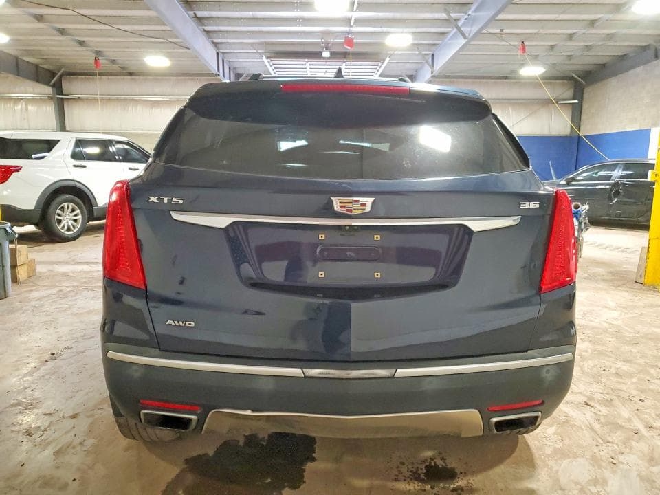 2017 CADILLAC XT5 PLATINUM 6
