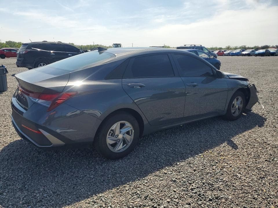 2026 HYUNDAI ELANTRA SE 3