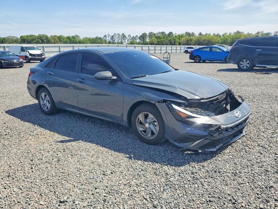 2026 HYUNDAI ELANTRA SE 4