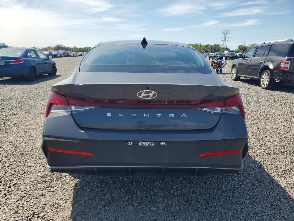 2026 HYUNDAI ELANTRA SE 6