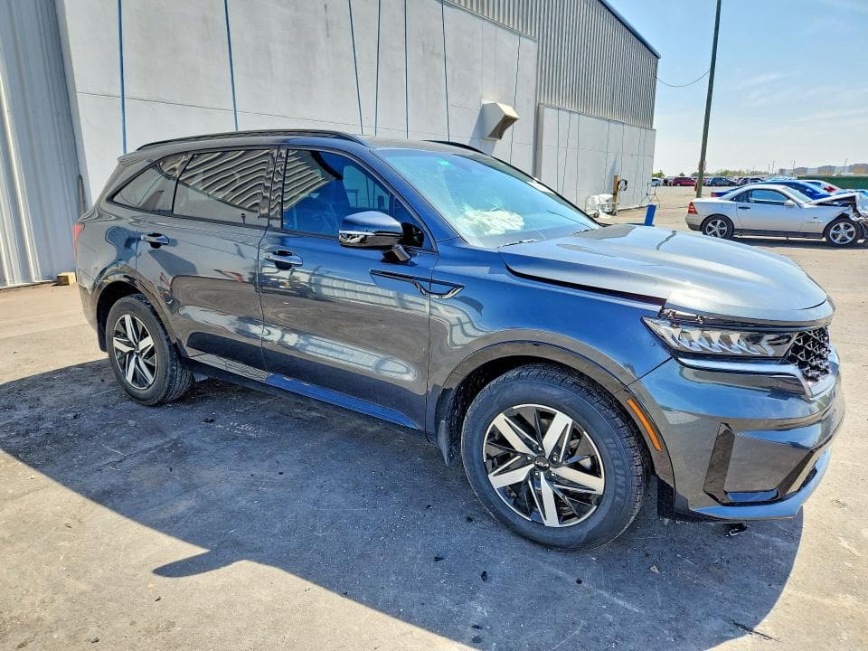 2023 KIA SORENTO S 4