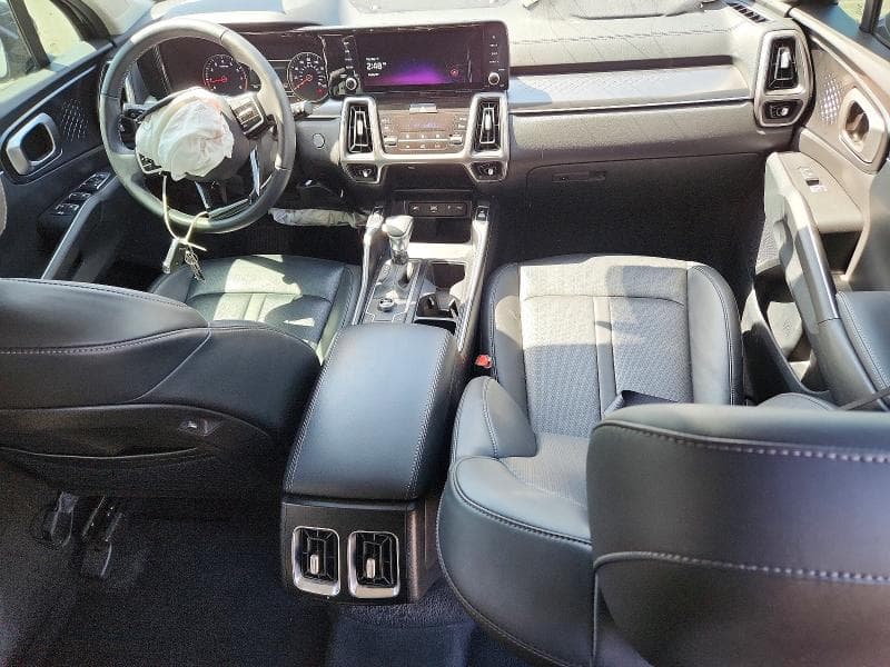 2023 KIA SORENTO S 8