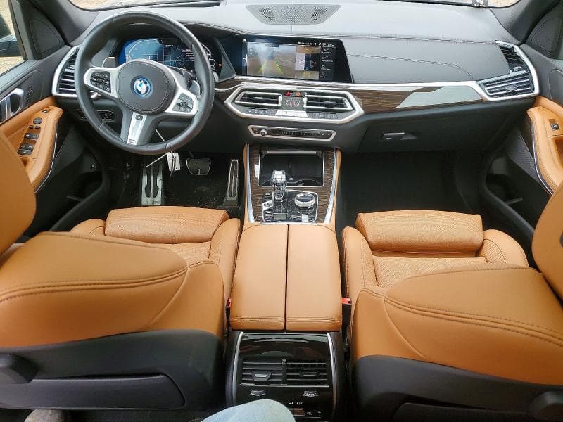 2023 BMW X5 8