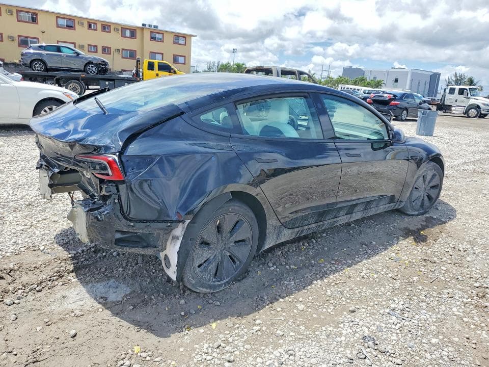2025 TESLA MODEL 3 3
