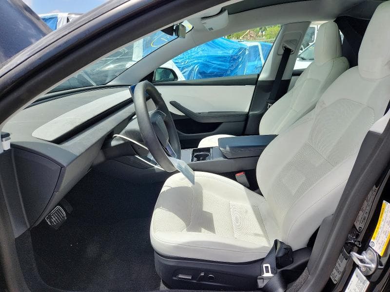 2025 TESLA MODEL 3 7