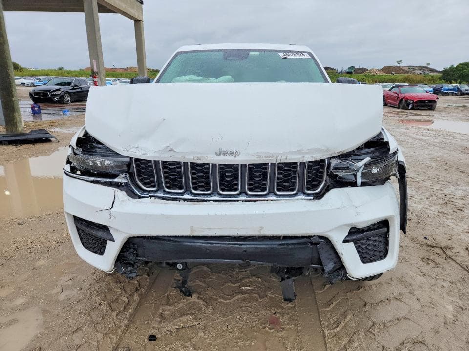 2022 JEEP GRAND CHEROKEE LAREDO 5