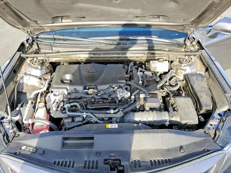 2022 TOYOTA CAMRY HYBRID SE 11