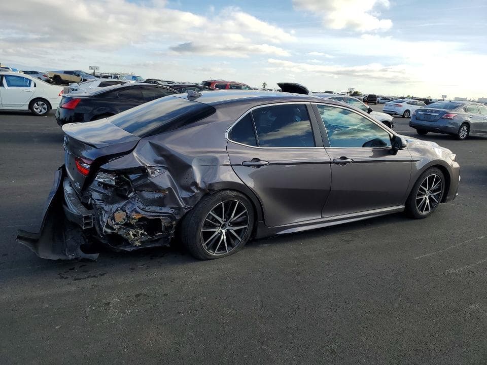 2022 TOYOTA CAMRY HYBRID SE 3