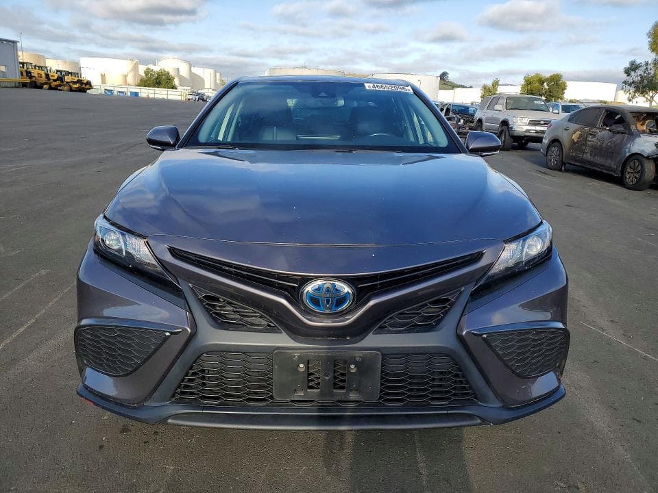 2022 TOYOTA CAMRY HYBRID SE 5